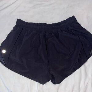 Black 2.5inch low rise hotty hot shorts
